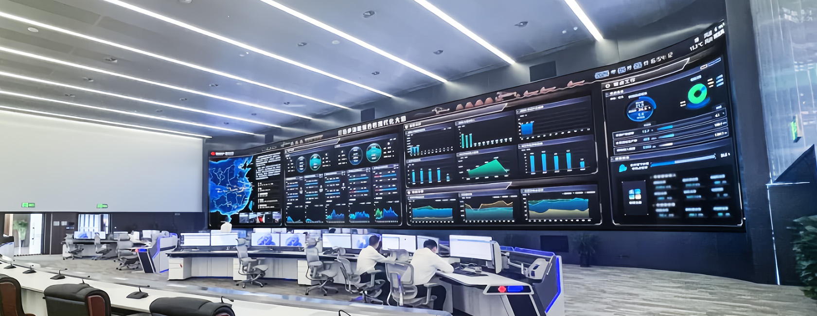 天下首块“超大尺寸P0.7“Micro LED显示屏（国家能源集团黄骅港口岸指挥调理中心）